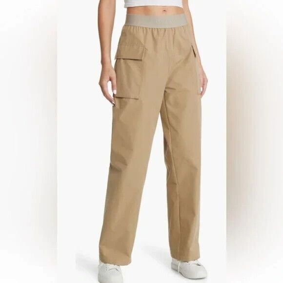 New Essentials Fear Of God  Women’s Cargo Pants Size Medium in Oak - Picture 1 of 8